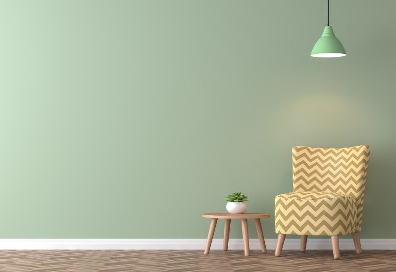 kombinasi wallpaper dengan furniture yang senada memberi kesan luas